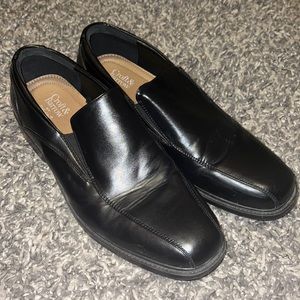 Comfy dress shoes! Haven’t worn them in years, minimal wear.